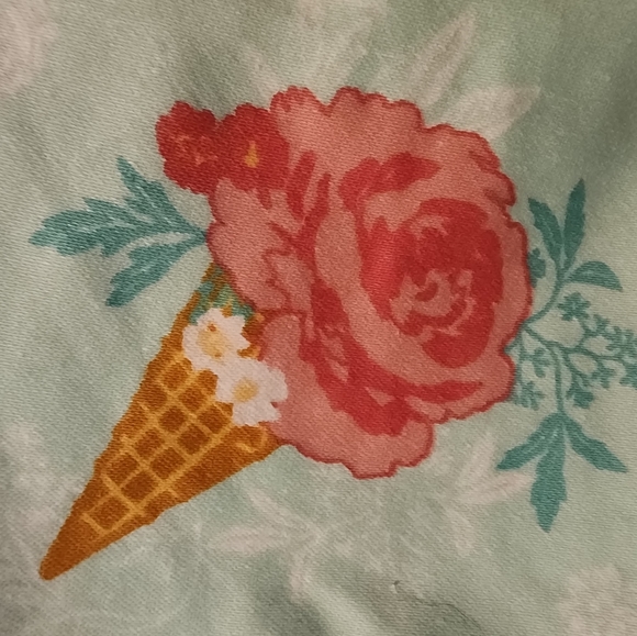 Modcloth Pinup Vintage Voodoo Vixen Amy Floral Ice Cream print Skirt - Picture 6 of 6